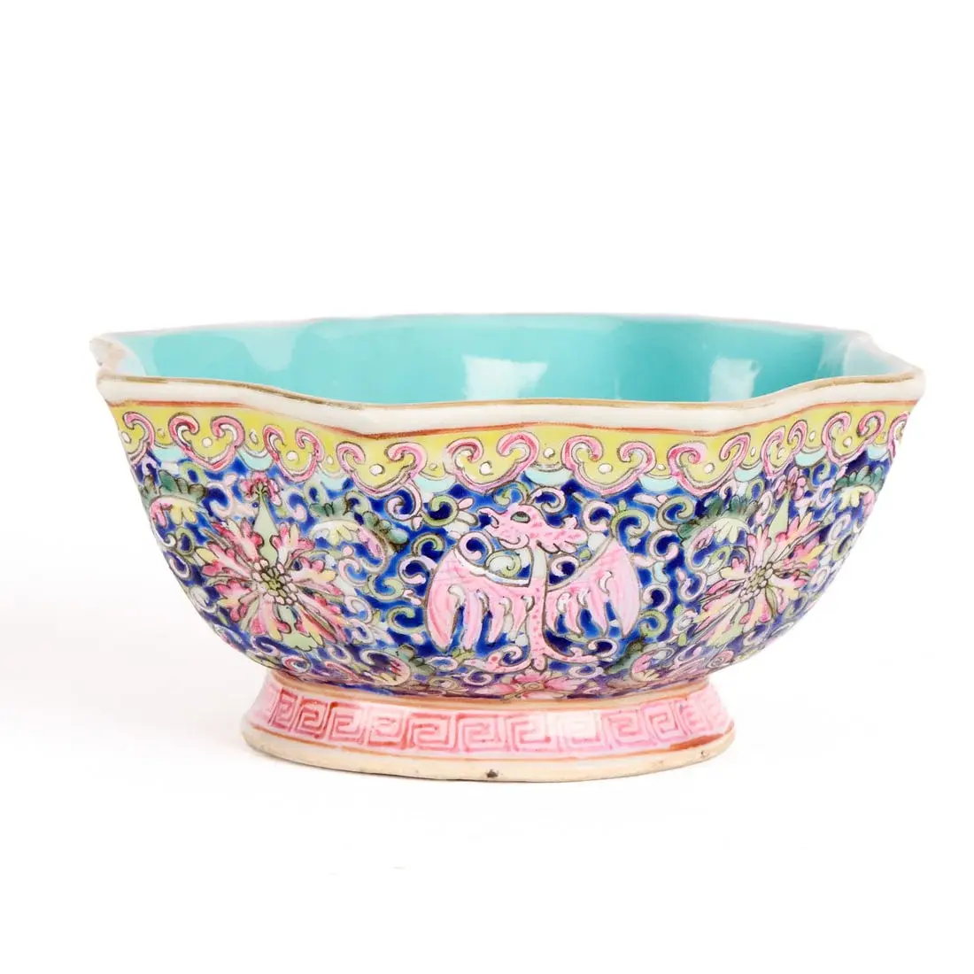 Chinese Qing Famille Rose Porcelain Octagonal Bowl