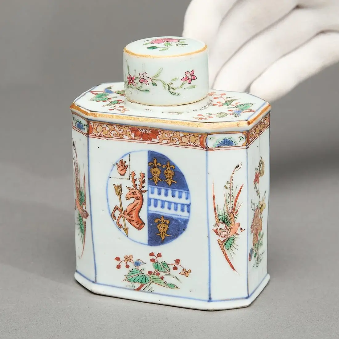 Early Chinese Export Armorial Tea Caddy - Decker