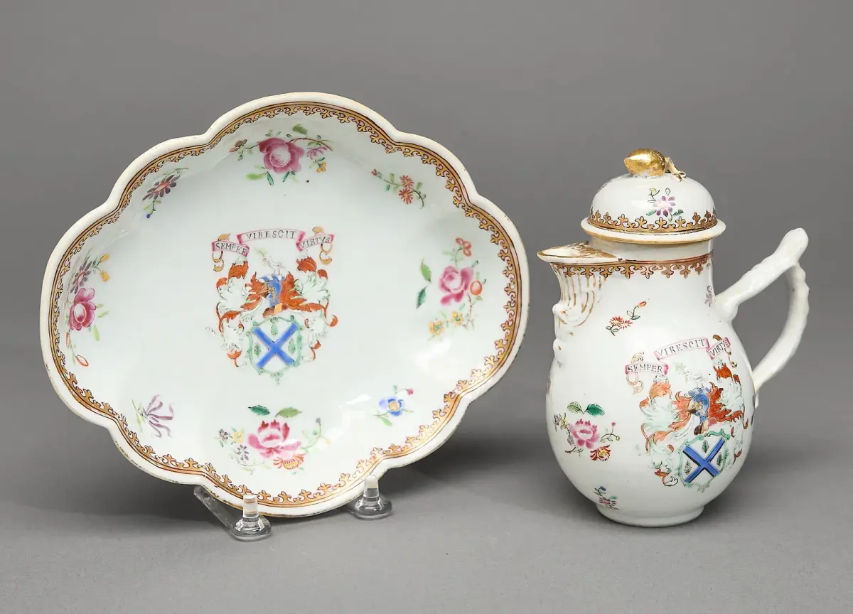 Famille Rose Armorial Pot & Stand - Marshall