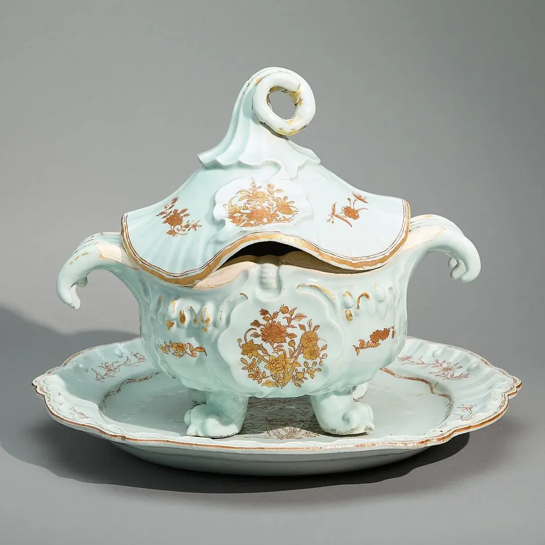 Lrg Chinese Export Rococo Tureen, Cover, & Stand