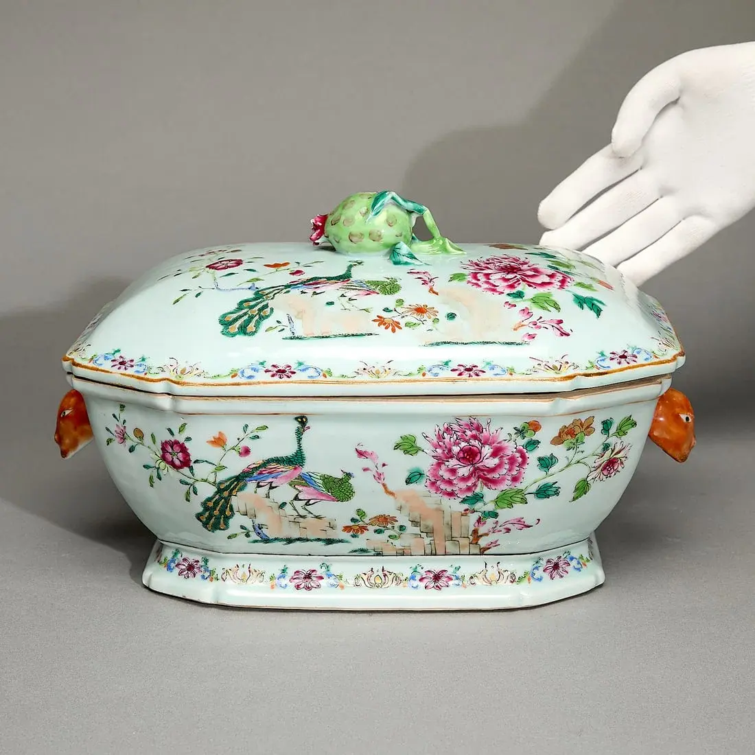 Chinese Export Famille Rose Soup Tureen
