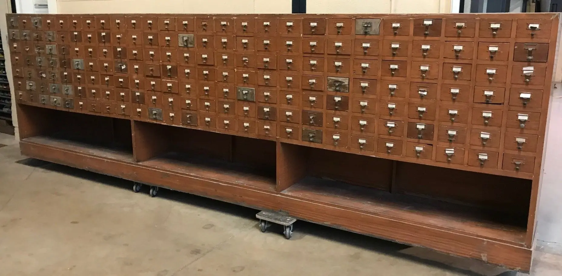 MONUMENTAL AND EXCEPTIONAL FILE CABINET in the style of Pier - Lot 233