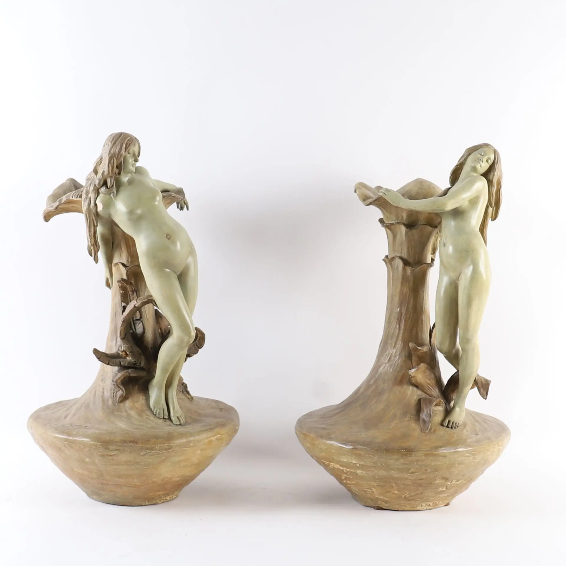 PAIR OF SOLIFLORE VASES "VASES AUX NYMPHES" by E. TELL (19th - Lot 223