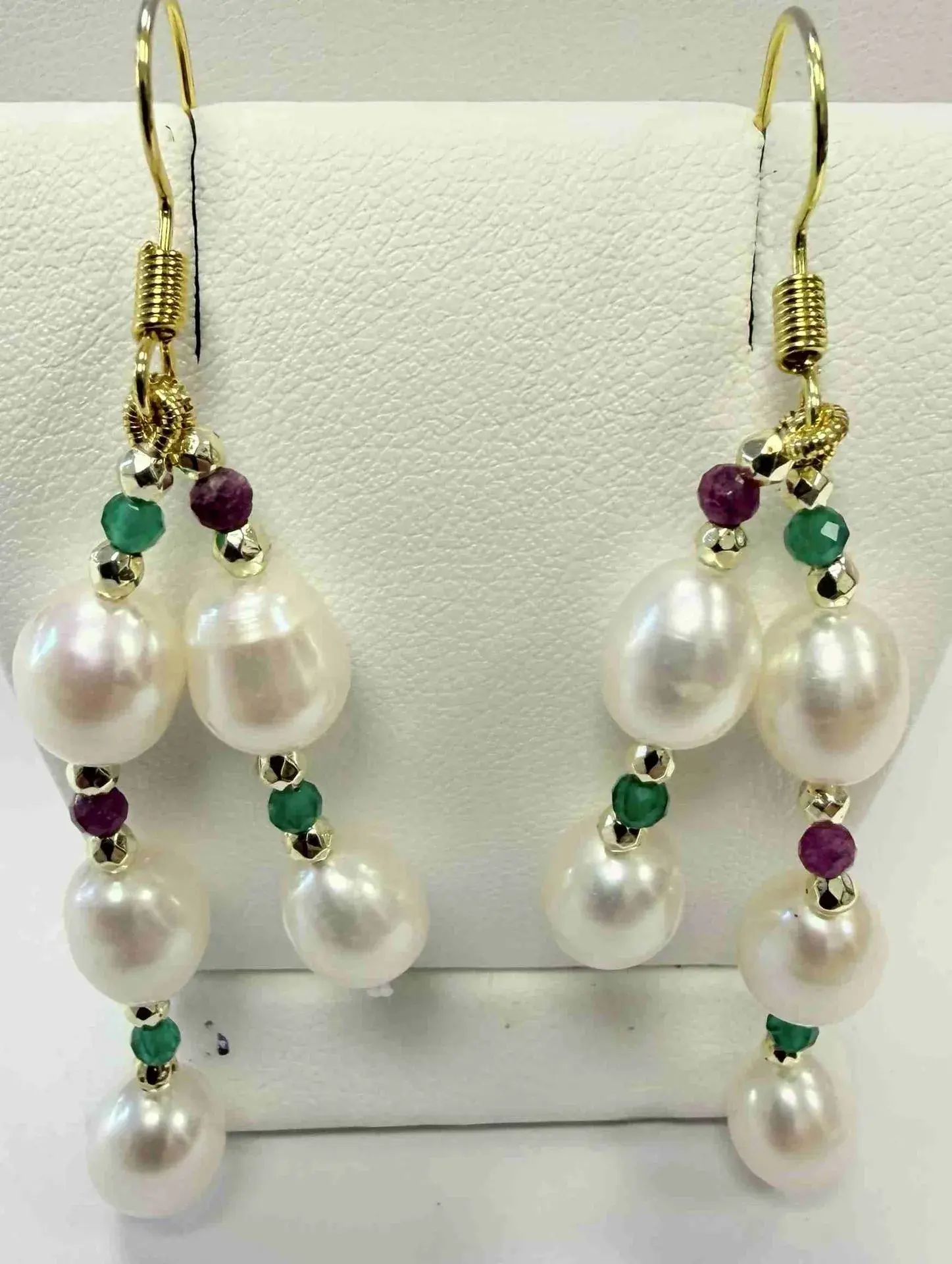 PAIR OF METAL DROP EARRINGS WITH FRENCH-STYLE DROP EARRINGS - Lot 4