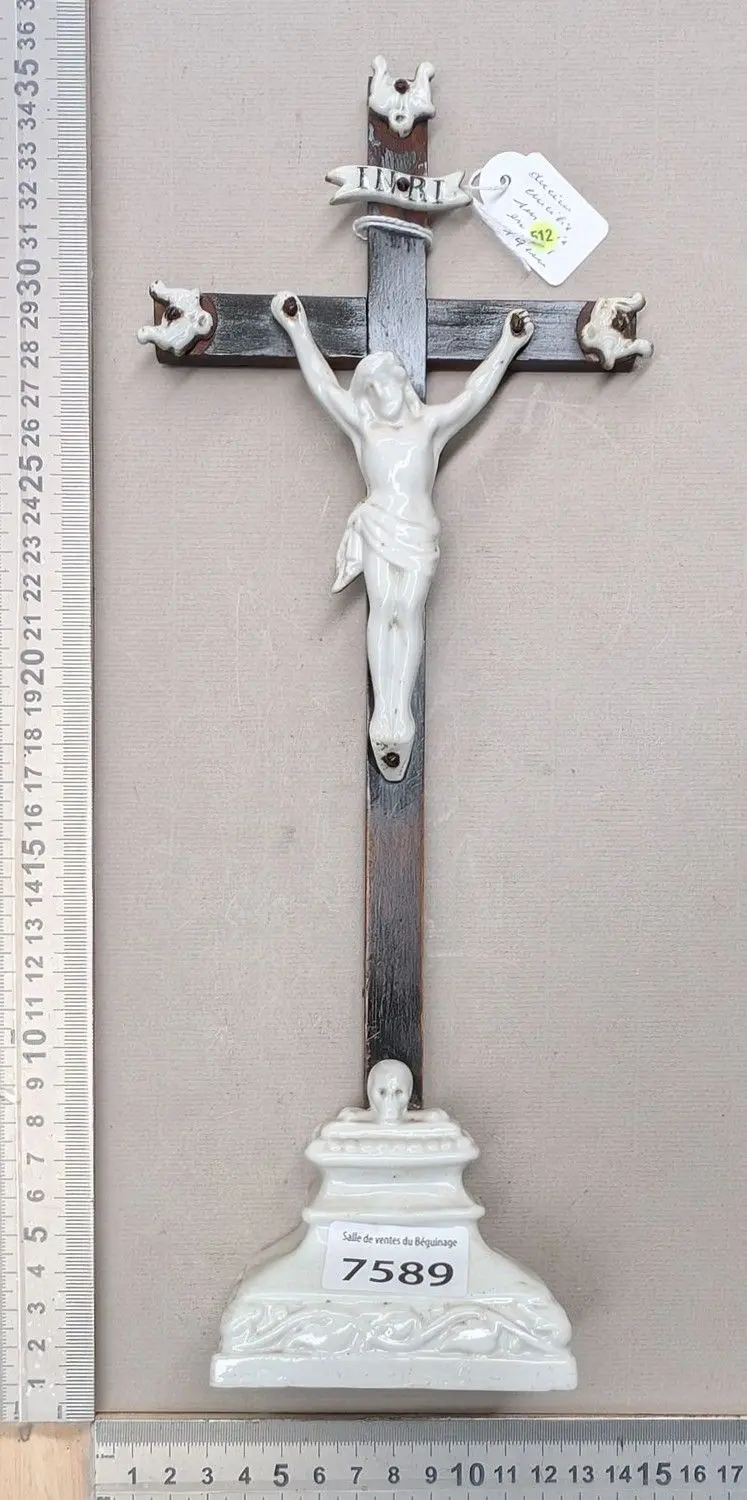 1 antique silver plated crucifix - See photos for dimensions and condition