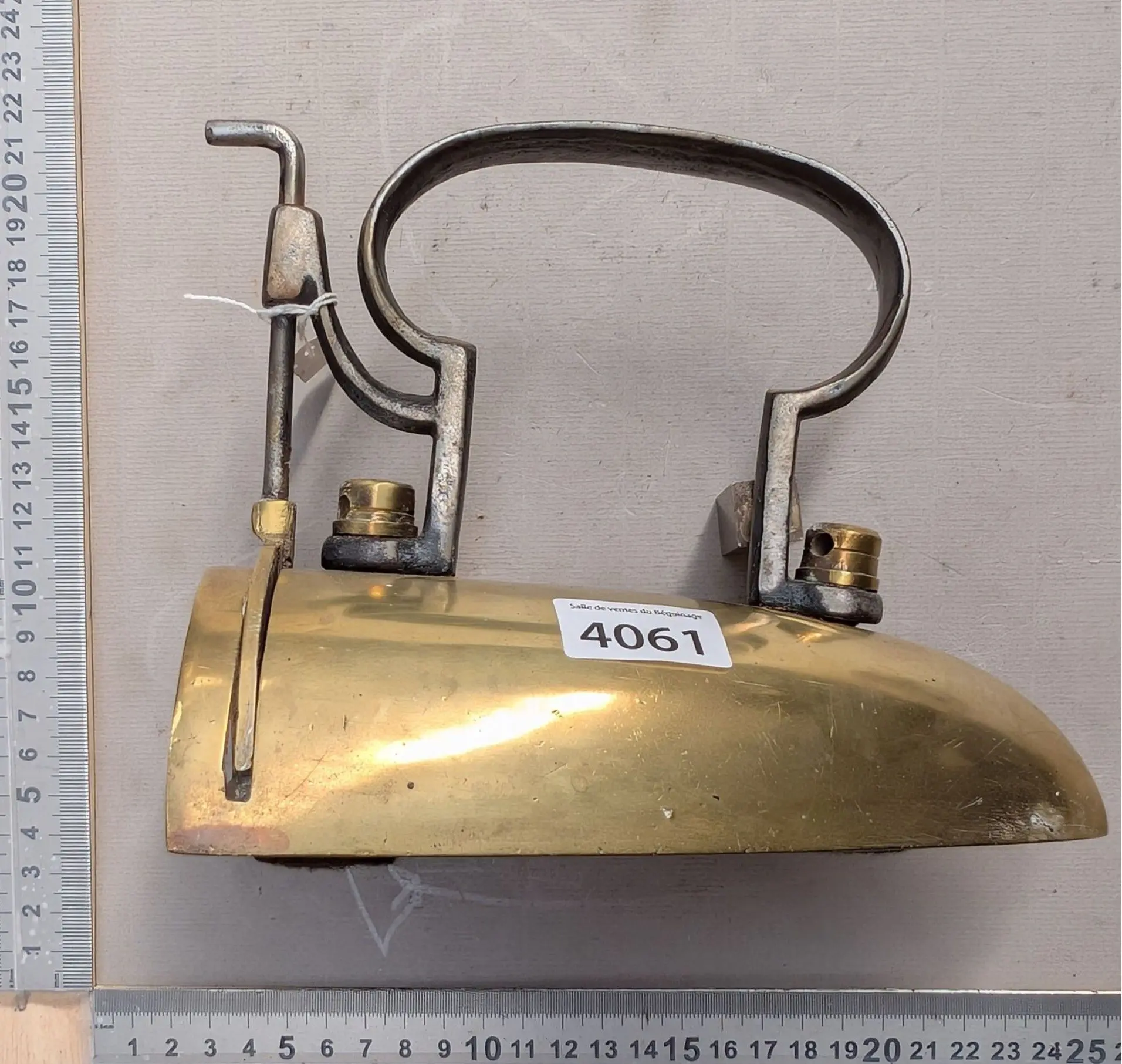 Vintage iron - See photos for dimensions and condition