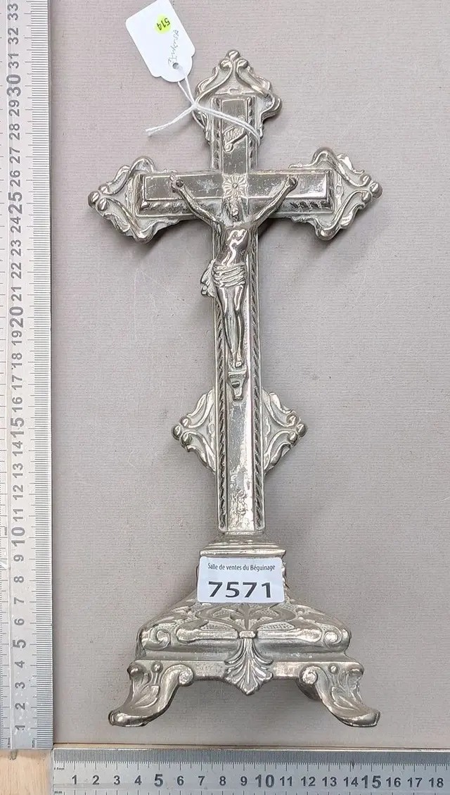 1 antique silver plated crucifix - See photos for dimensions and condition