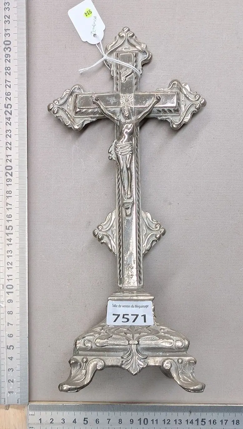 1 antique silver plated crucifix - See photos for dimensions and condition
