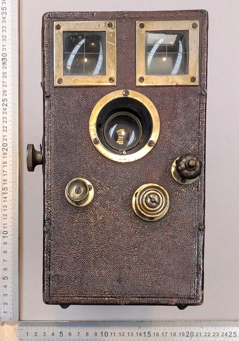 Vintage camera—see photos for dimensions and condition