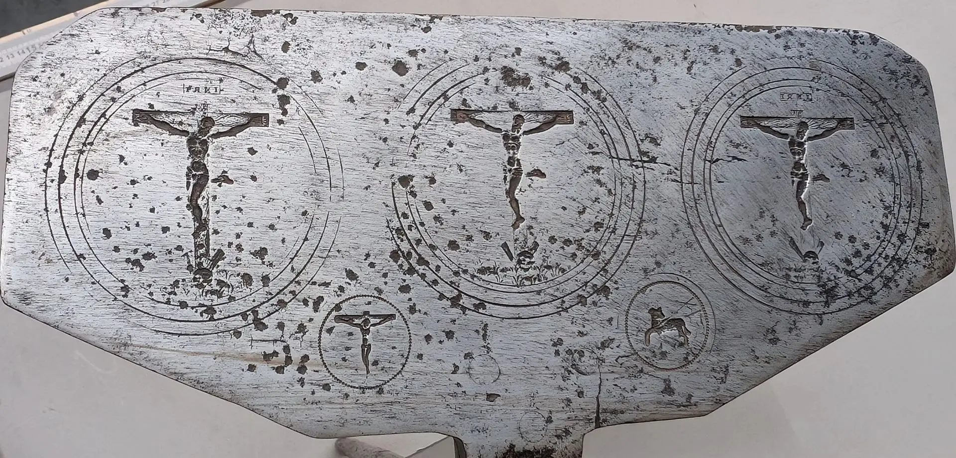 Antique communion wafer iron—see photos for dimensions and condition