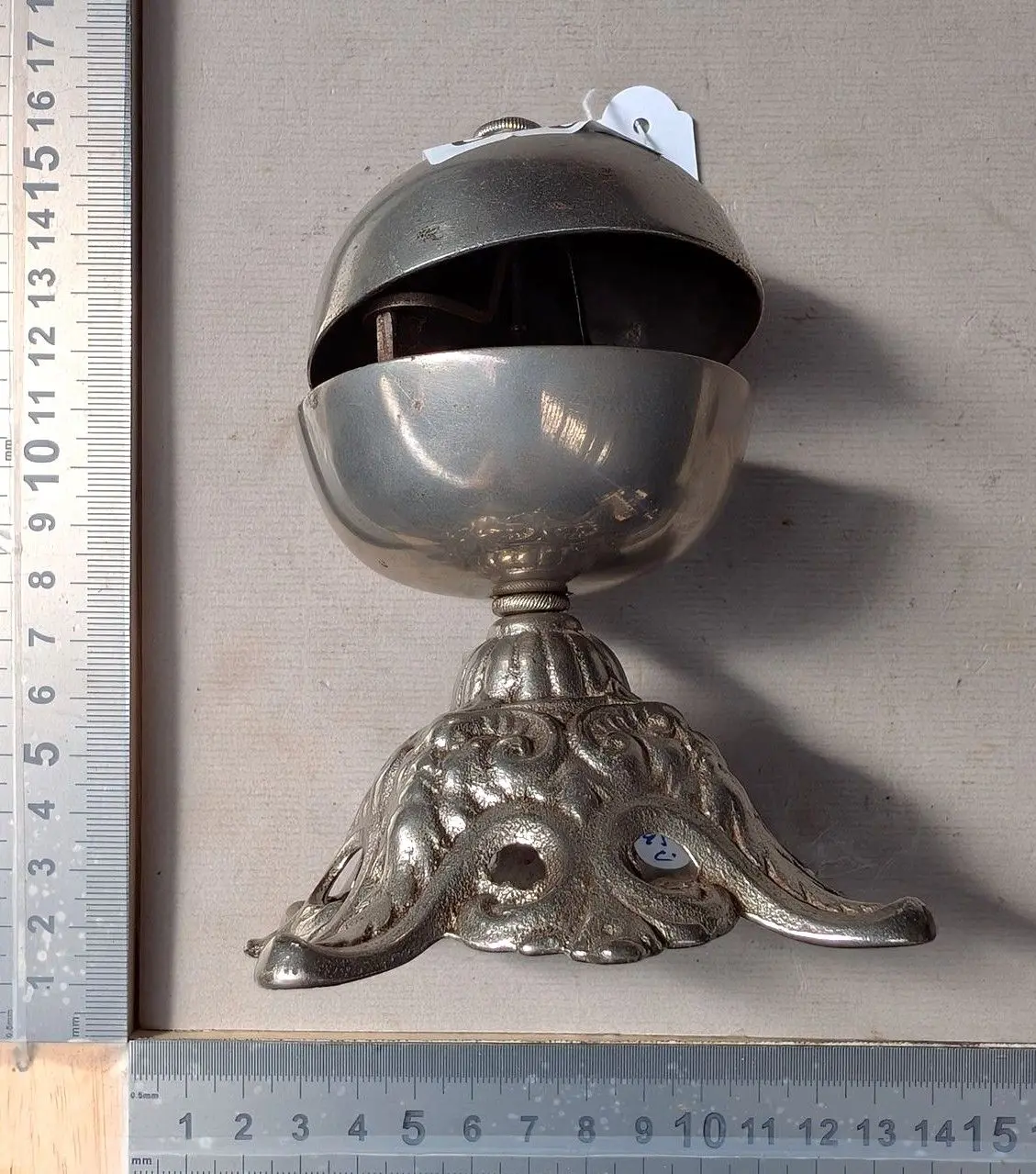 1 bronze counter bell—see photos for dimensions and condition