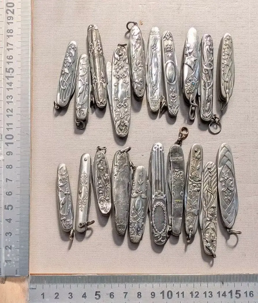 Set of 20 antique ladies' pocket knives, Silver plated metal, 1880–1920—see