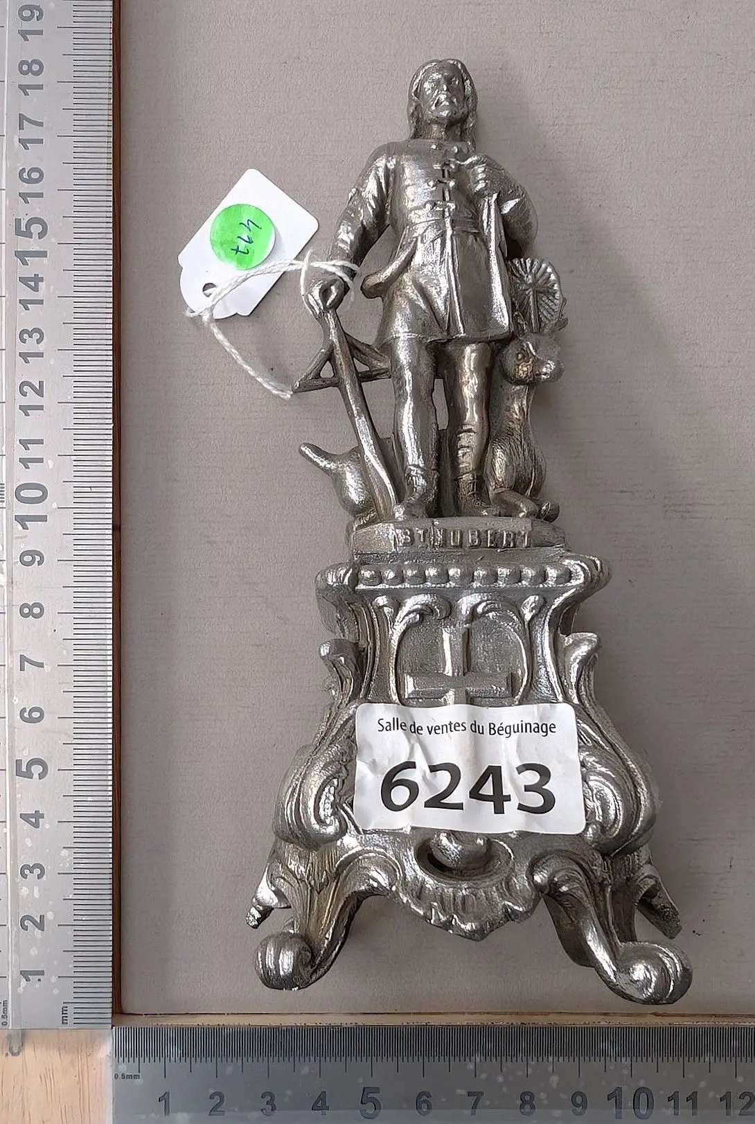 1 St. Hubert figurine made of pewter - See photos for dimensions and condition