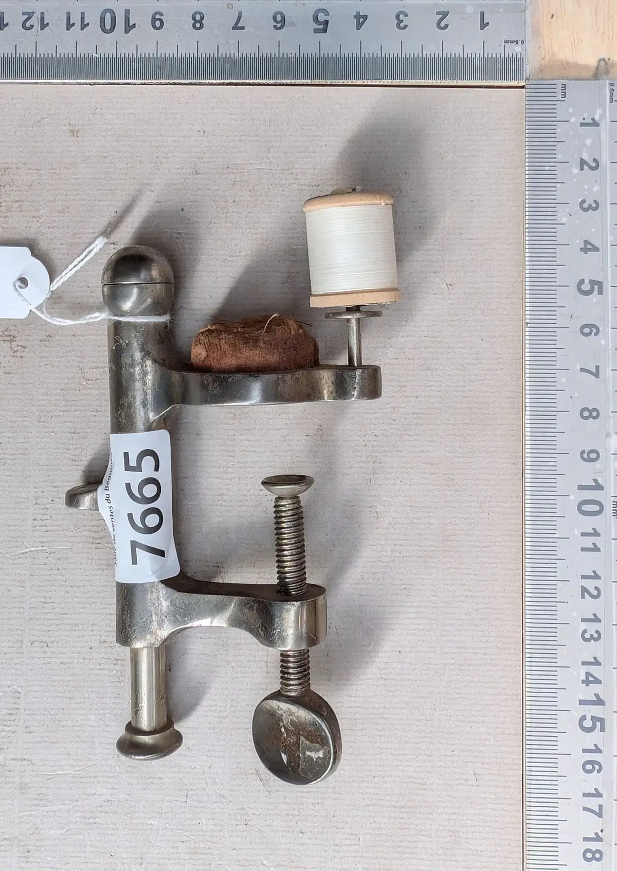 1 forged brass-steel needle holder - See photos for dimensions and condition
