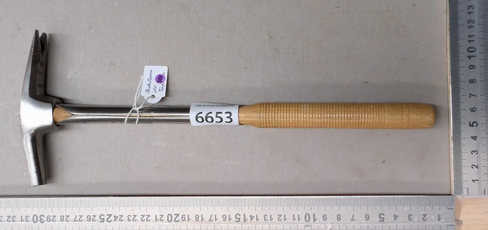 1 upholsterer's hammer—see photos for dimensions and condition