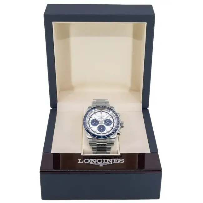 Longines Conquest Chronograph White dial 42mm L3.835.4.98.6 Bracelet