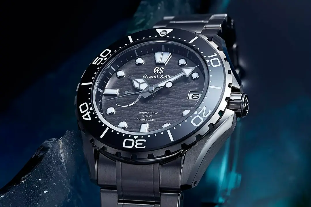 Grand Seiko Evolution 9 Collection Black dial 44mm SLGA015 Bracelet