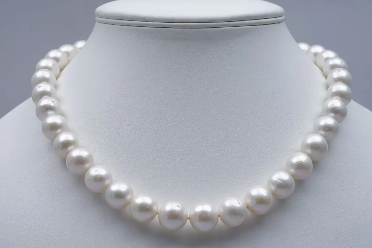 (3853) Helmikaulakoru 34 South sea PEARLS (approx 11,5 mm) - CLASP