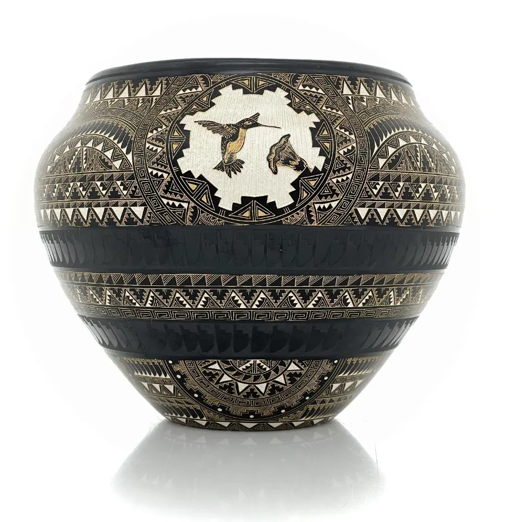 MARVIN BLACKMORE NAVAJO TWO-TONE BLACK HUMMINGBIRD POTTERY JAR