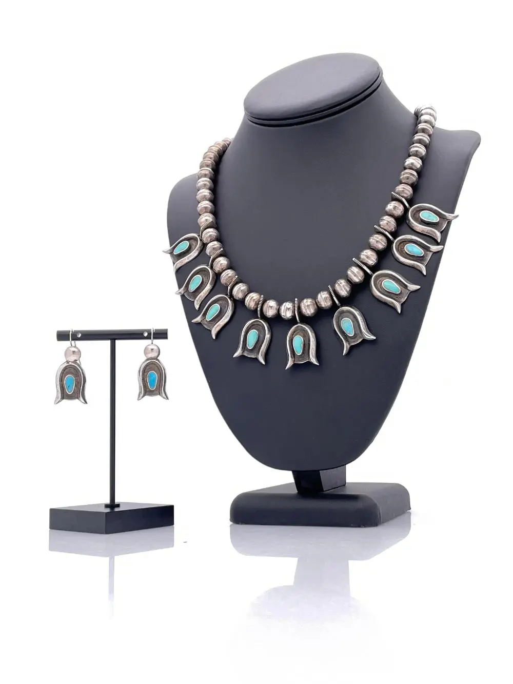 NATIVE AMERICAN STERLING SILVER TURQUOISE NECKLACE & EARRINGS SET