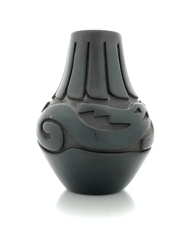 VICKIE MARTINEZ SANTA CLARA PUEBLO BLACKWARE POTTERY JAR