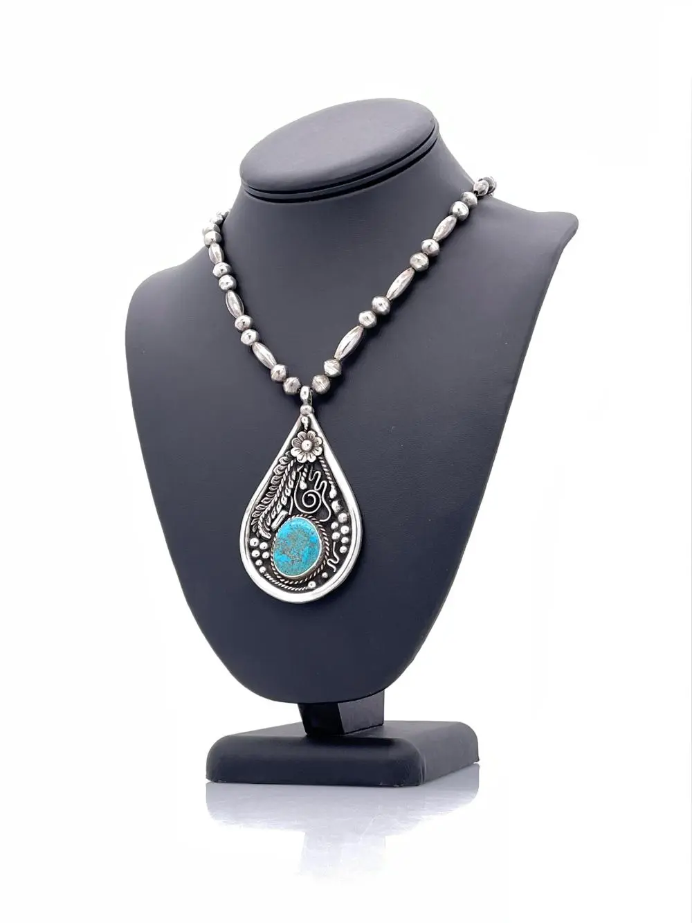 NATIVE AMERICAN STERLING SILVER TURQUOISE PENDANT NECKLACE
