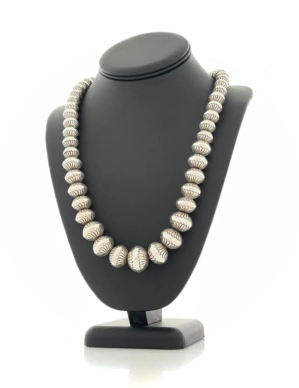 NATIVE AMERICAN GRADUATED STERLING SILVER NAVAJO 'PEARL' NECKLACE
