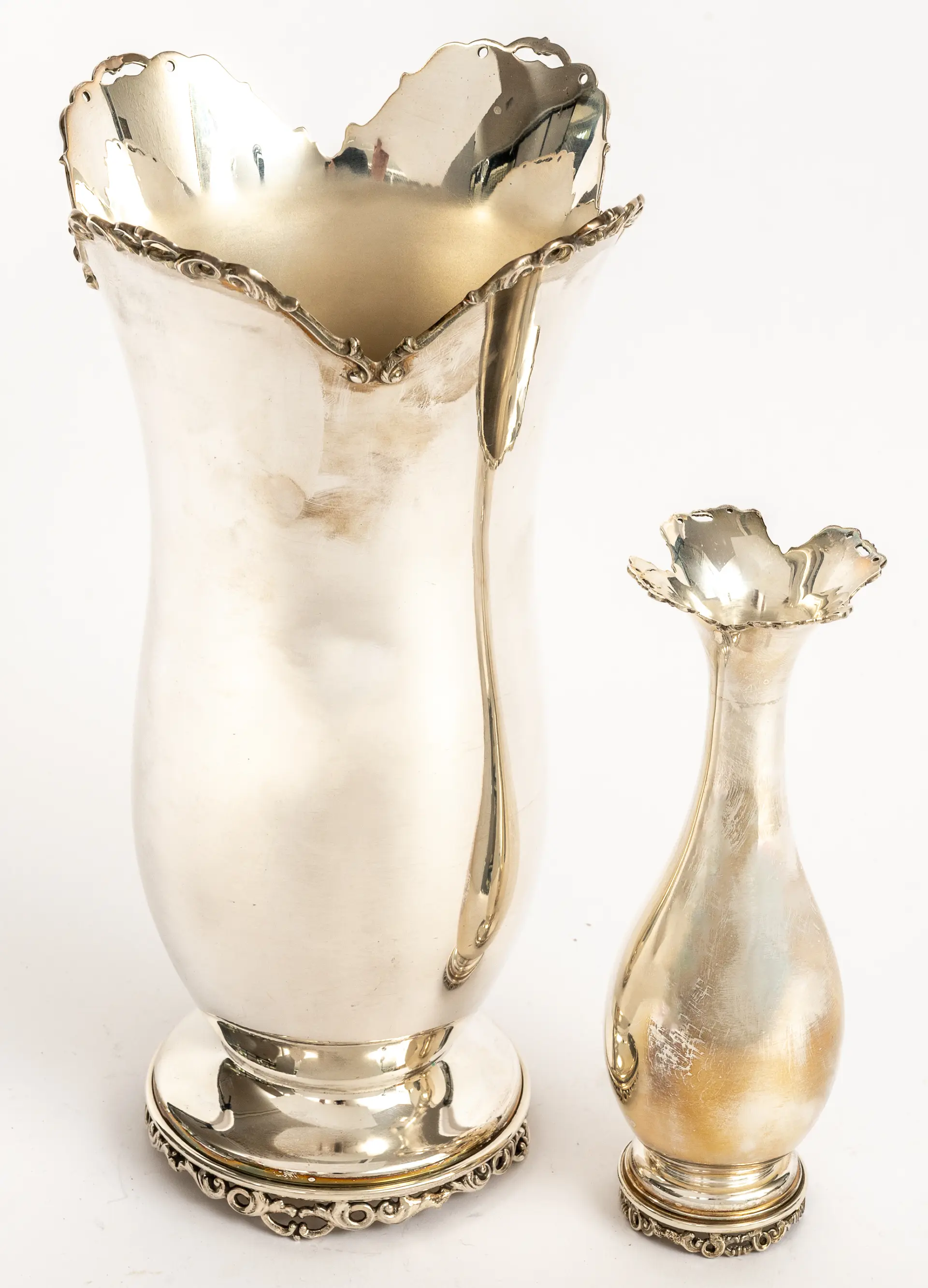 Lot 279: 2 PERUVIAN CAMUSSO SILVER VASES