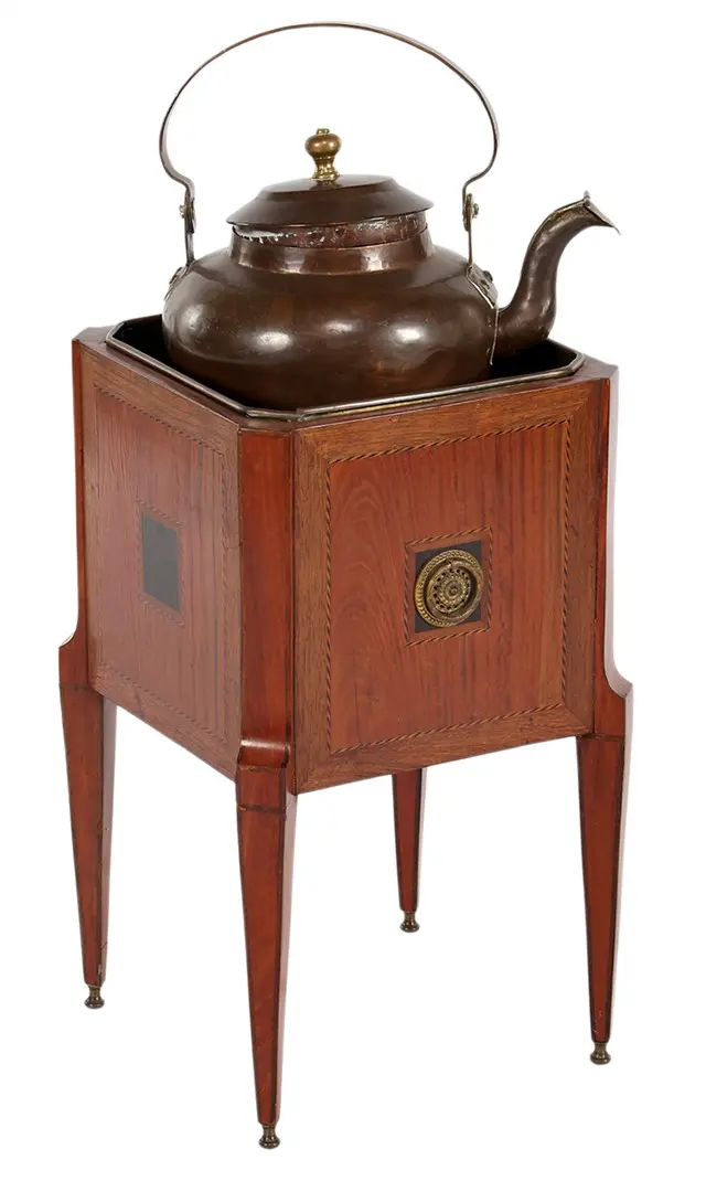 Louis XVI notenfineer theestoof met koperen ketel en elektrische stoof