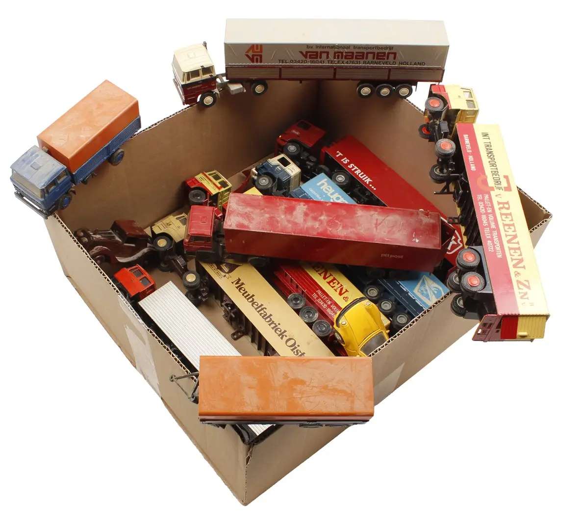 Doos diverse speelgoed miniatuur vrachtwagens