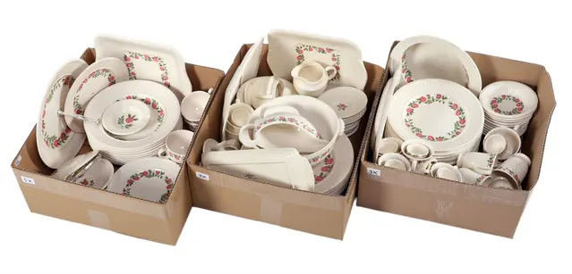 3 dozen Wedgwood aardewerken servies decor Rosalind