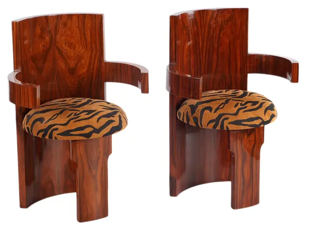 2 palissanderfineer Art Deco-stijl armstoelen met tijgerstof bekleding