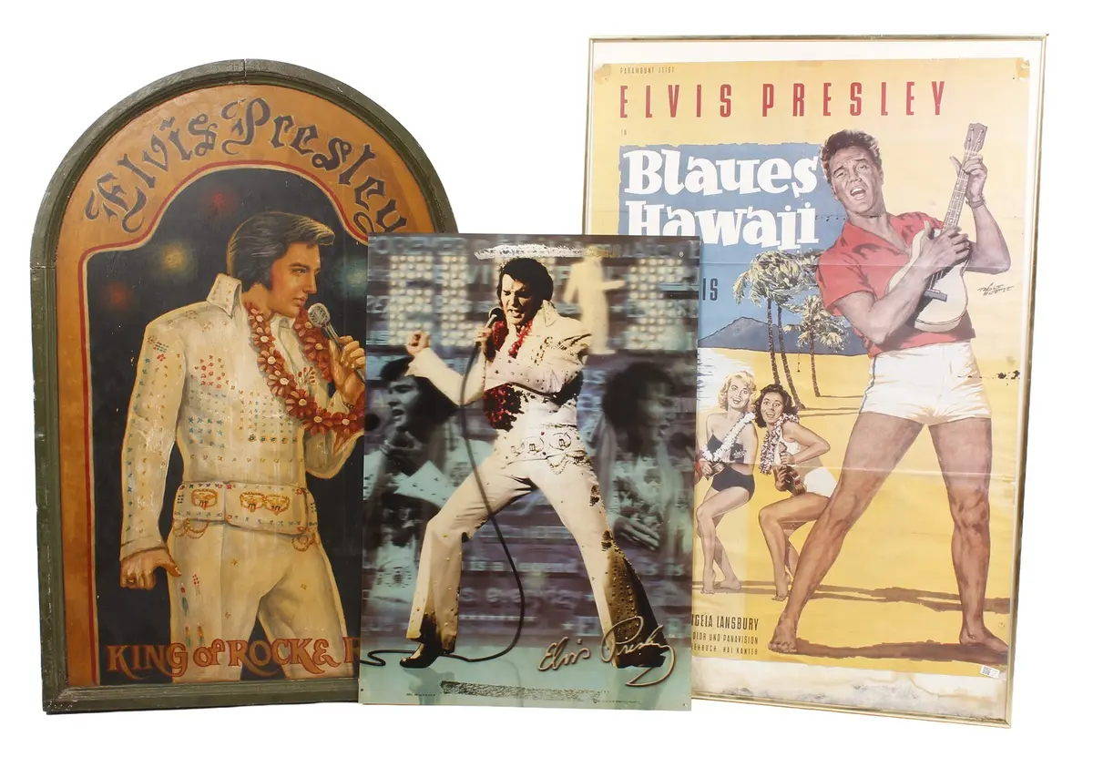 Elvis Presley memorabilia bestaande uit ingelijste poster