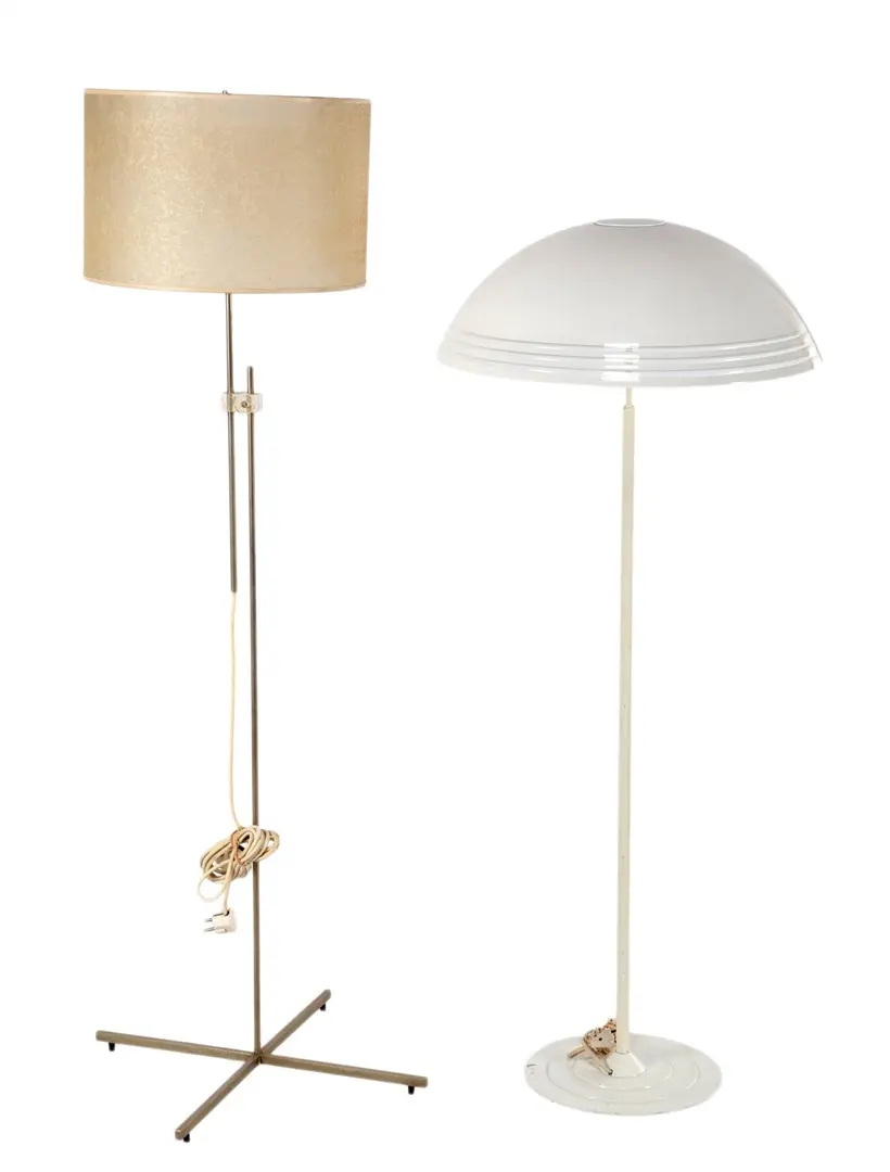 2 vloerlampen wo
