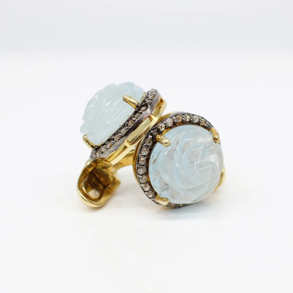 HARDCARVED AQUAMARINE CUFFLINKS.