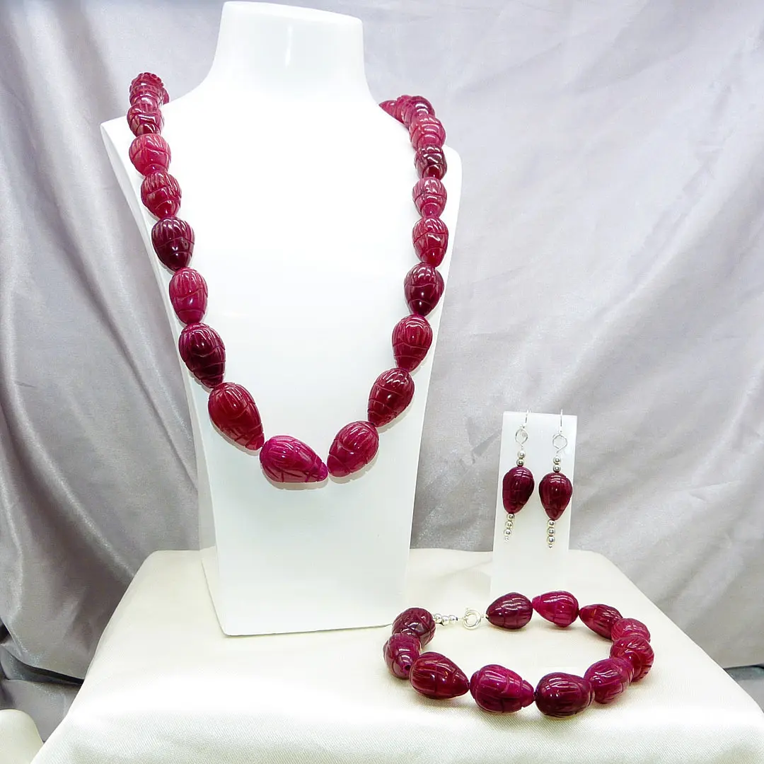 RUBY JEWELLERY SUITE.