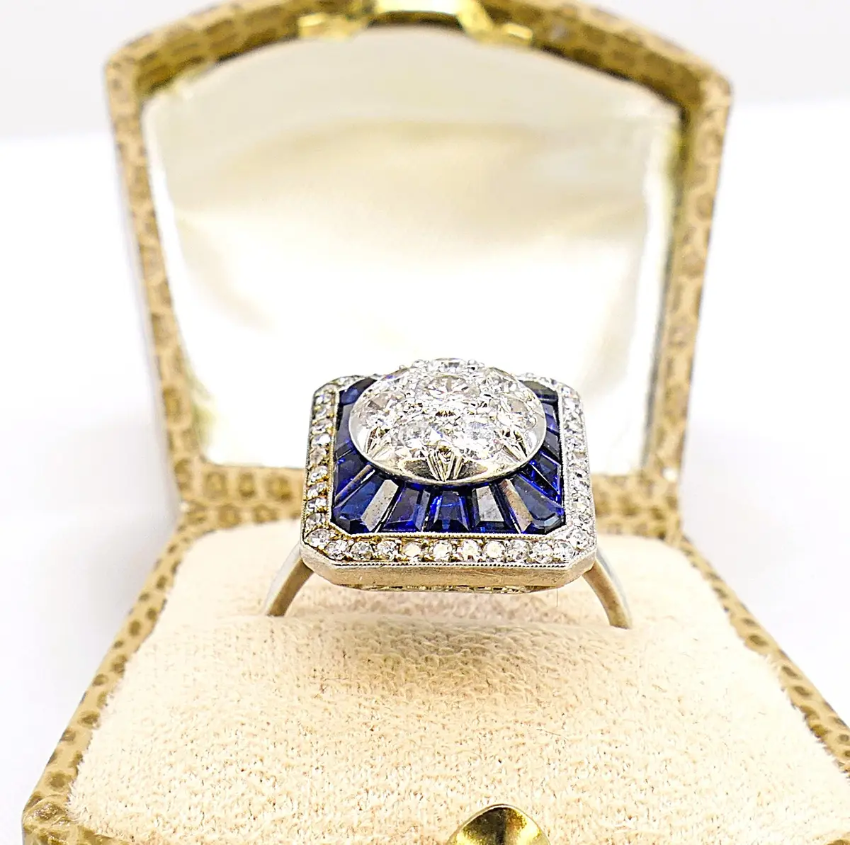 PLATINUM ORIGINAL 1930S FINE QUALITY HANDMADE ART DECO SAPPHIRE AND