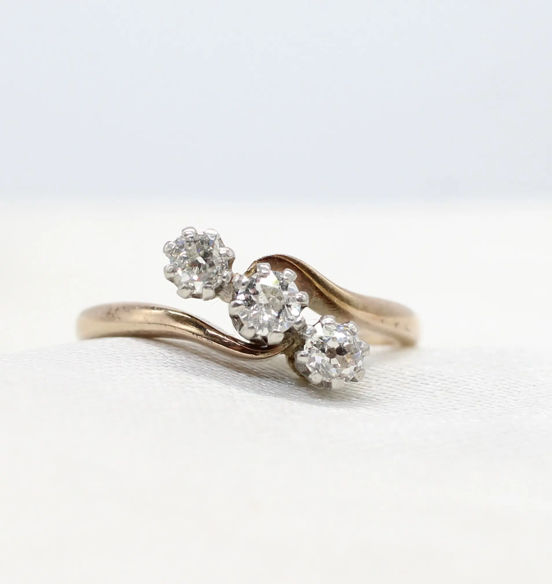 VINTAGE DIAMOND RING 0.58CT.