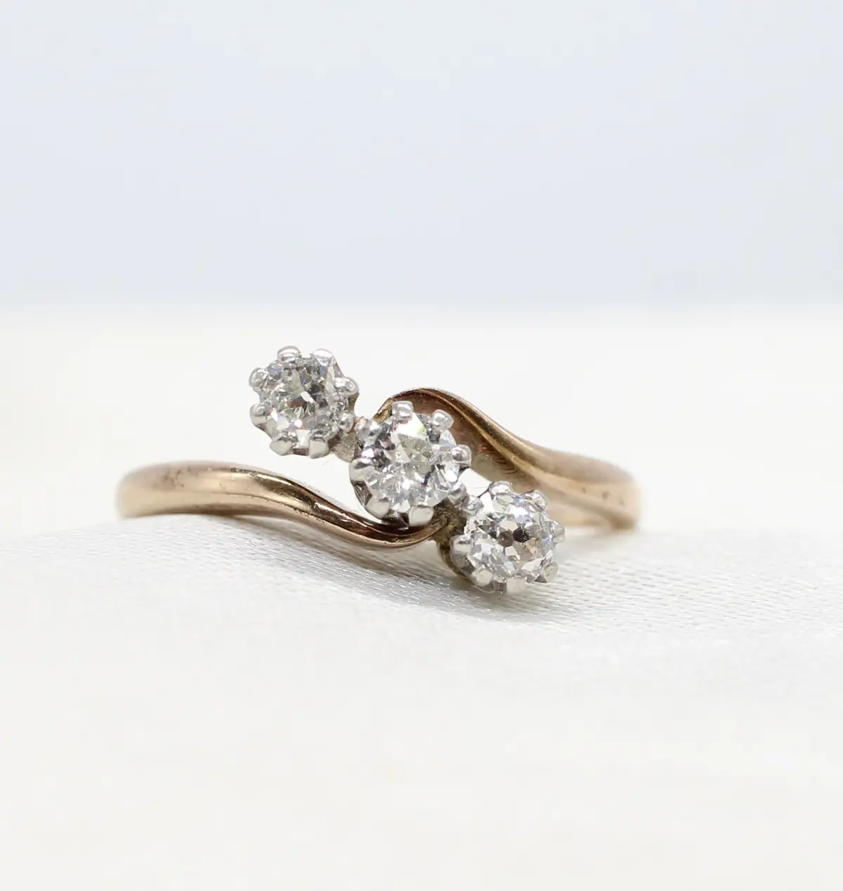 VINTAGE DIAMOND RING 0.58CT.