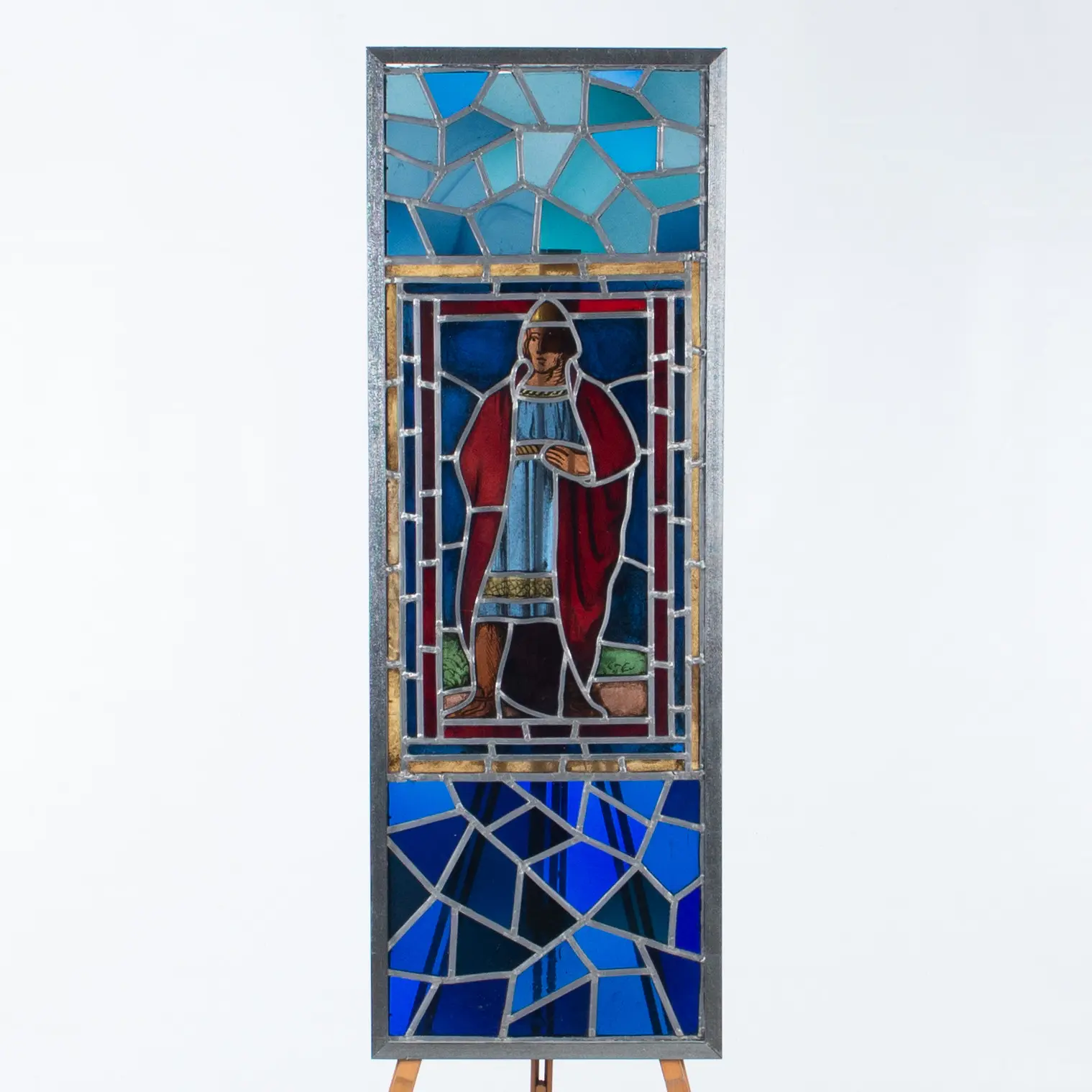 GLASFÖNSTER, blyinfattat och bemålat glas, möjligen kyrkfönster, 1900-tal.
