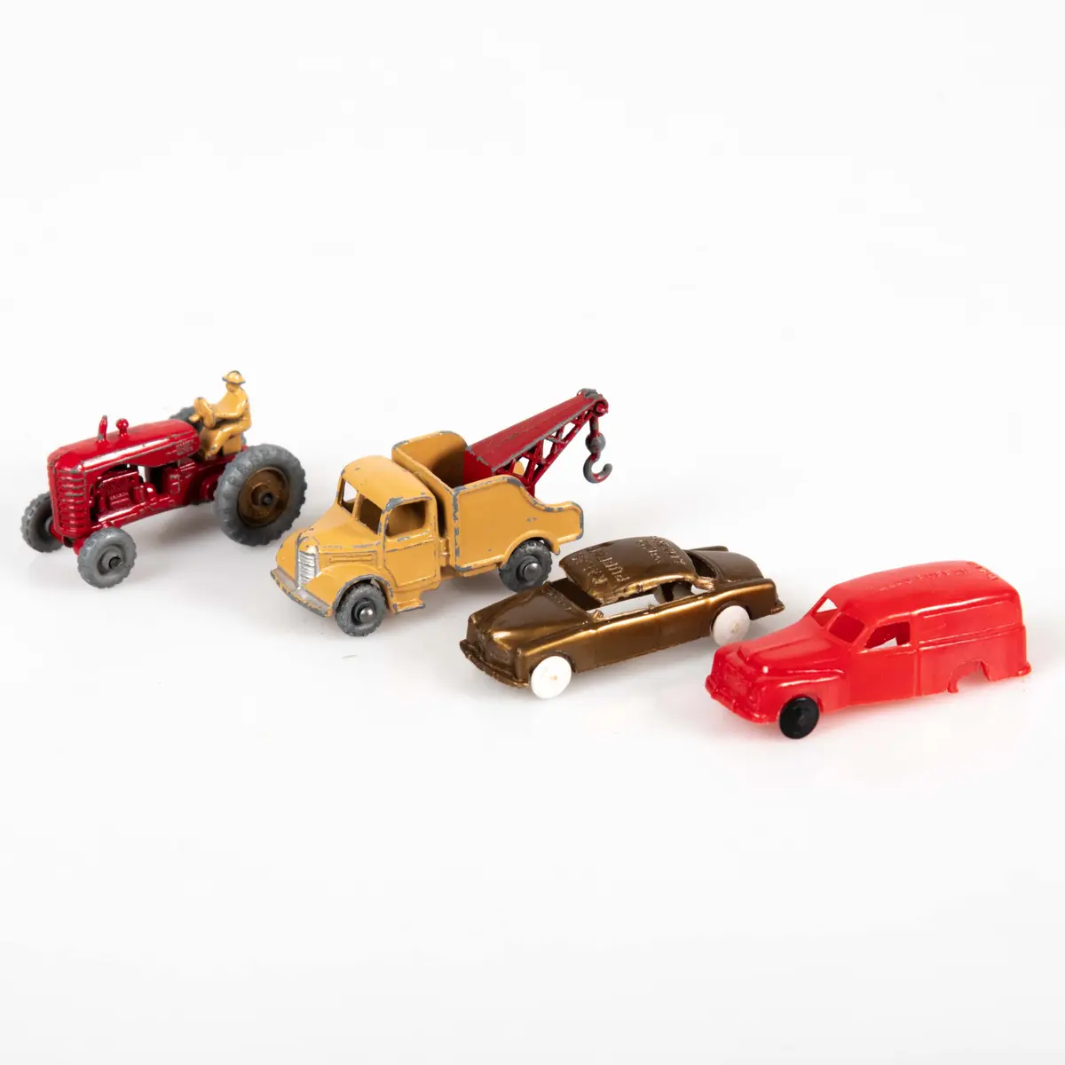 BILAR 4 st, Lesney Matchbox och "Kalaspuffsbilar" KABO, 1950-tal.