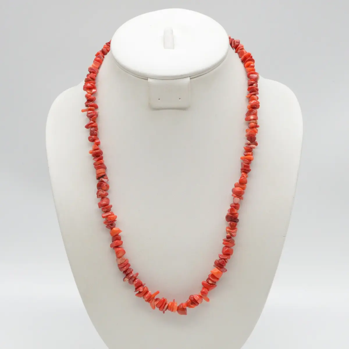 COLLIER AUS ROTER BAMBUSKORALLE, POLIERTE PERLEN, STERLINGSILBER-VERSCHLUSS