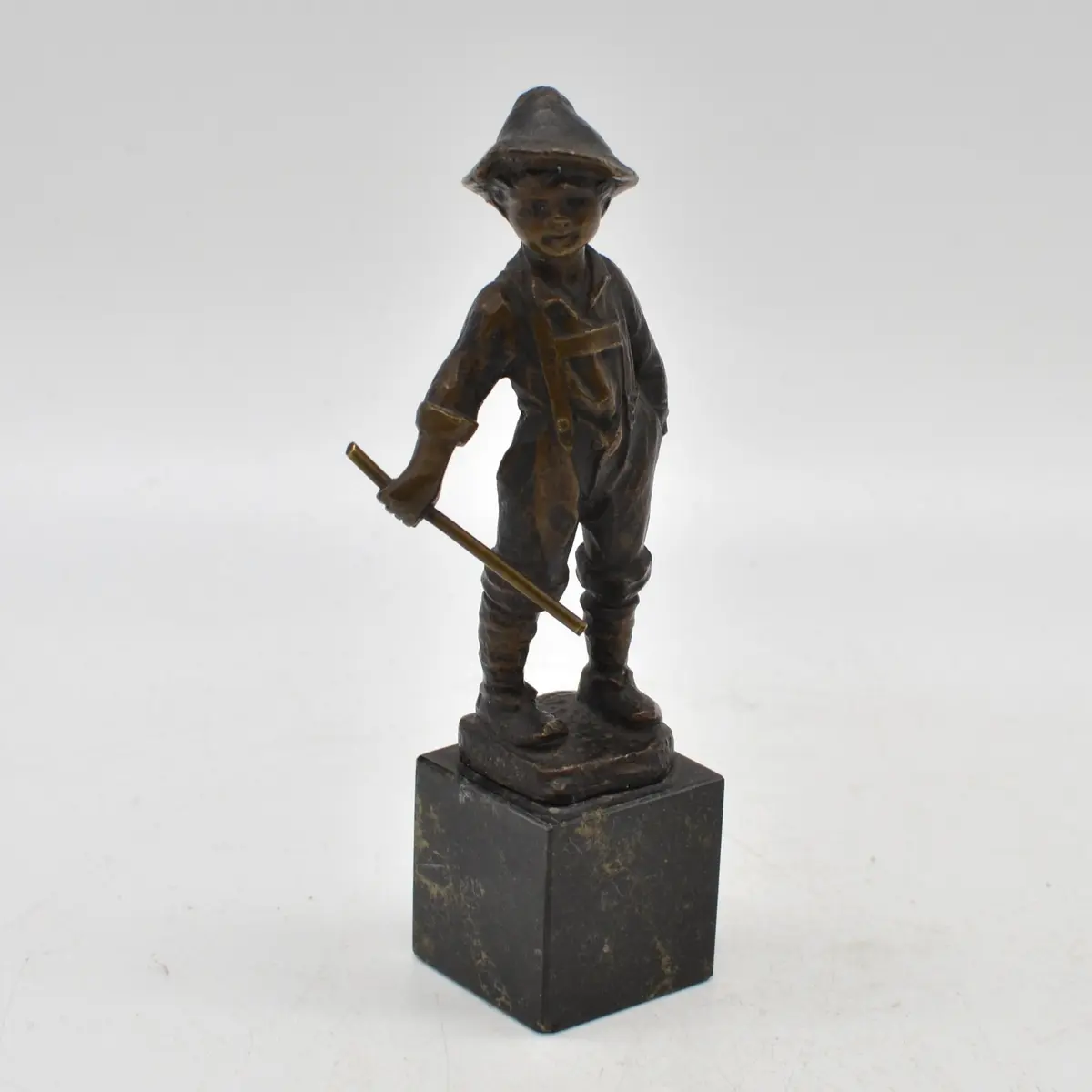 JULIUS PAUL SCHMIDT-FELLING (1835-1920). NACH. KNABE MIT STOCK, SKULPTUR