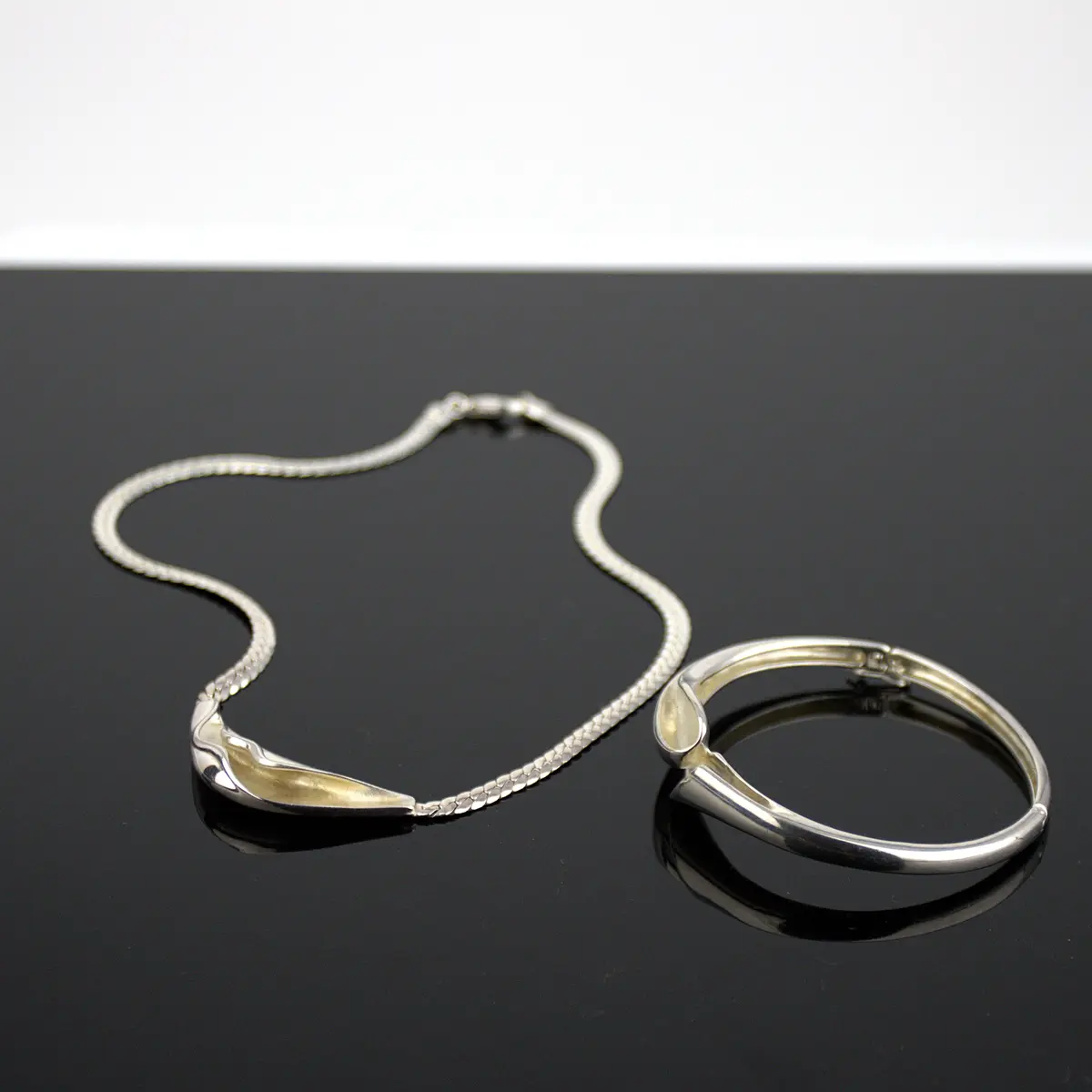 HALSBAND och ARMBAND, sterlingsilver, Li Ljung Design & Smycken, Lund, nutida.