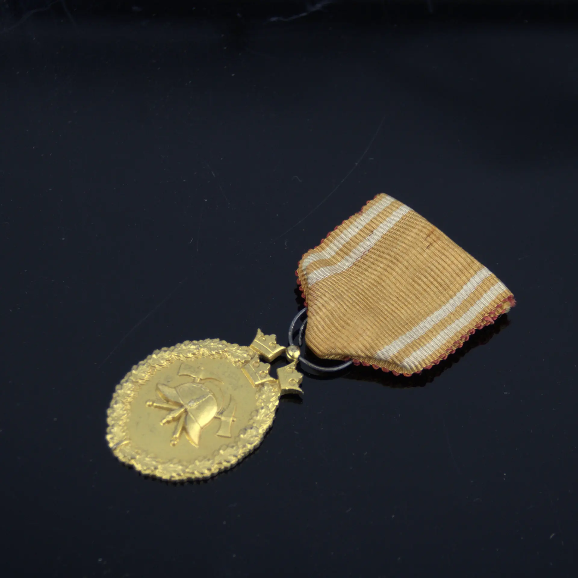 MEDALJ, förgyllt silver, "Svenska Brandkårernas Riksförbund", Sporrong