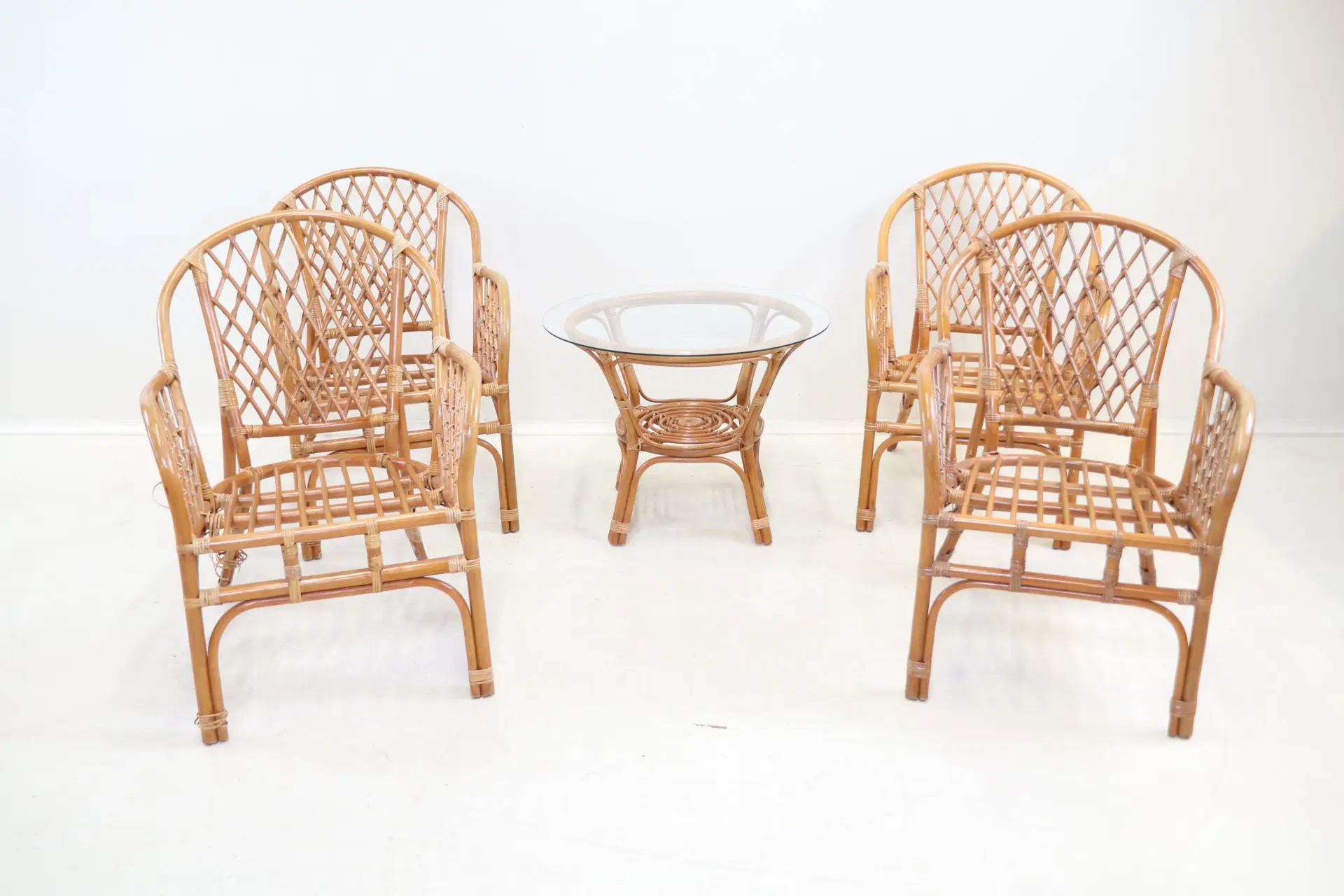 Sedie e tavolo, 5 pezzi, bambù/rattan/vetro.