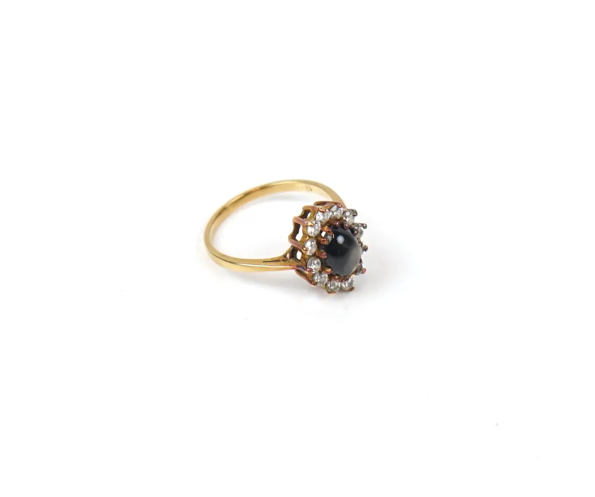 Anello, carmose con topazio affumicato e quarzo, oro 18K.