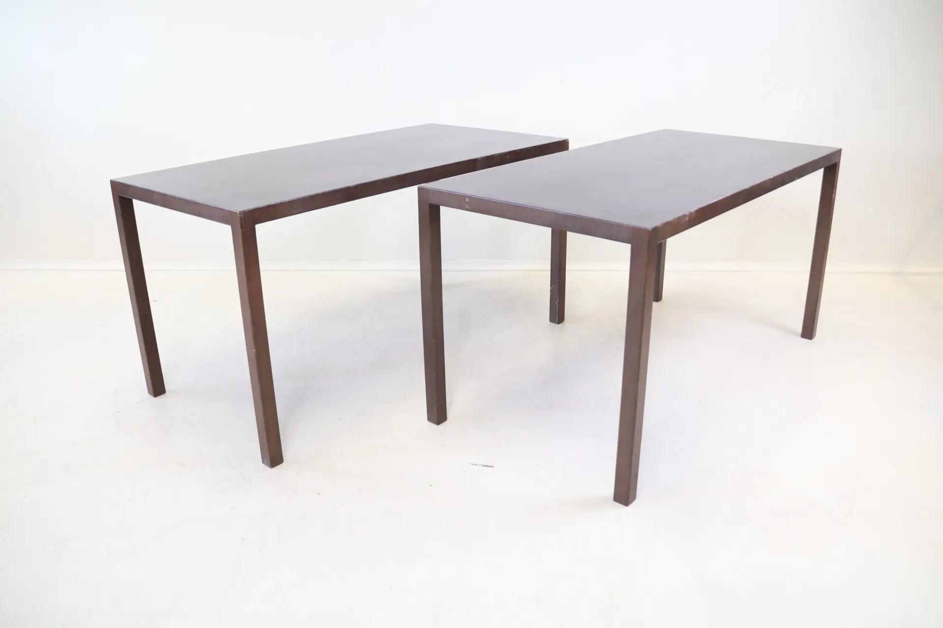 Tavolo, 2 pezzi, in legno.