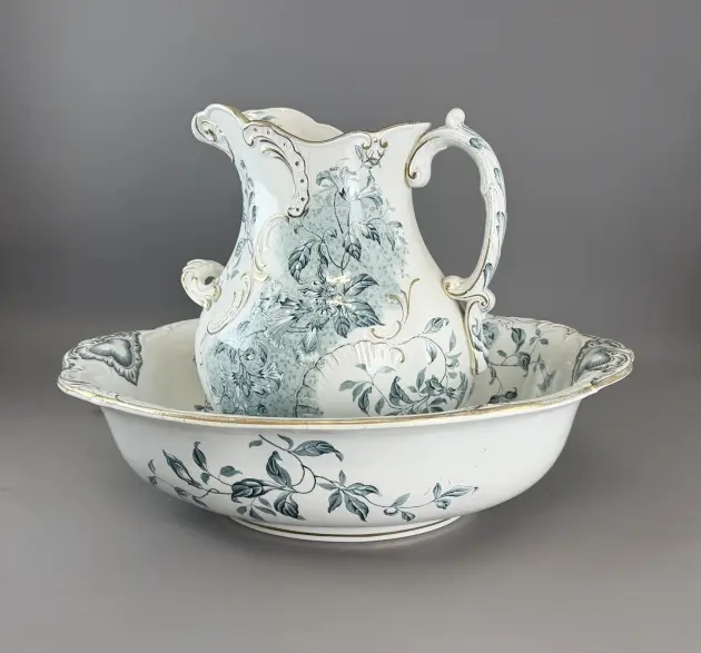 "VICTORIA" Tvättfat och Kanna, Rokokostil, Gustafsberg, 1800-tal.