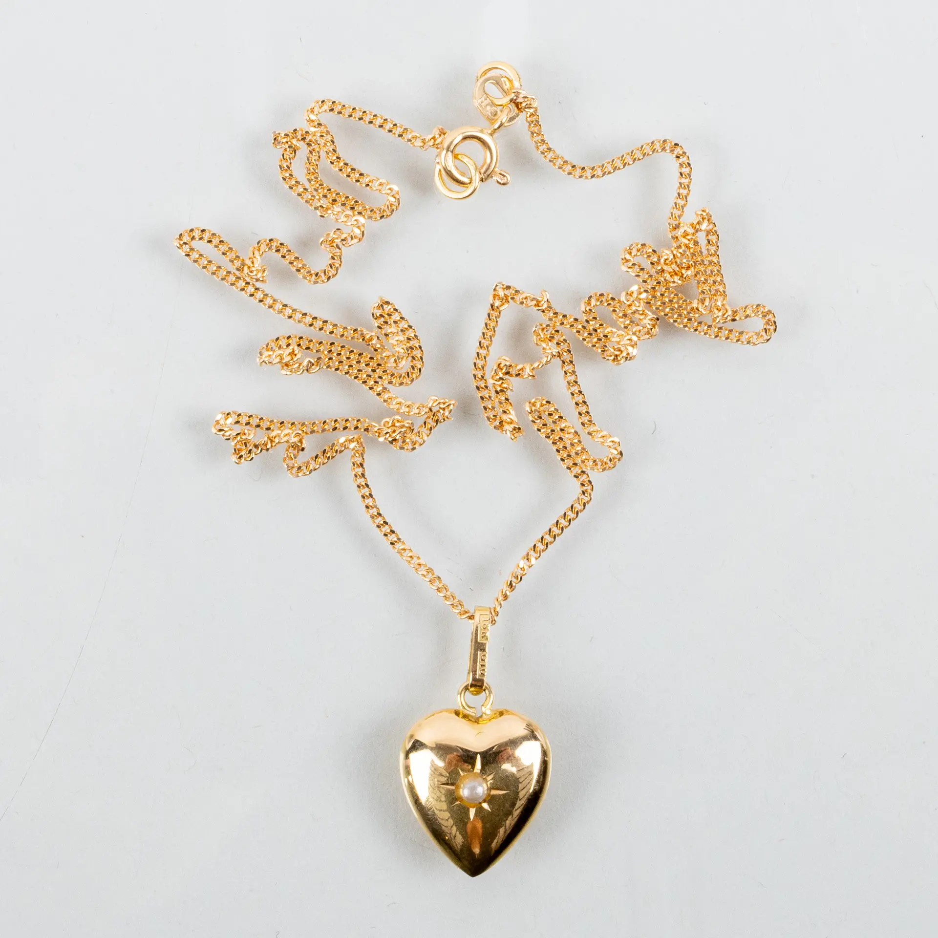 COLLANA CON CIONDOLO, oro 18 carati, fine anni 1900